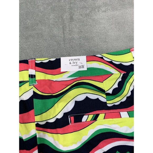 Crown & Ivy Women's Curvy Shorts 16W Multicolor Wavy Pattern MOM Beachy - Picture 4 of 9